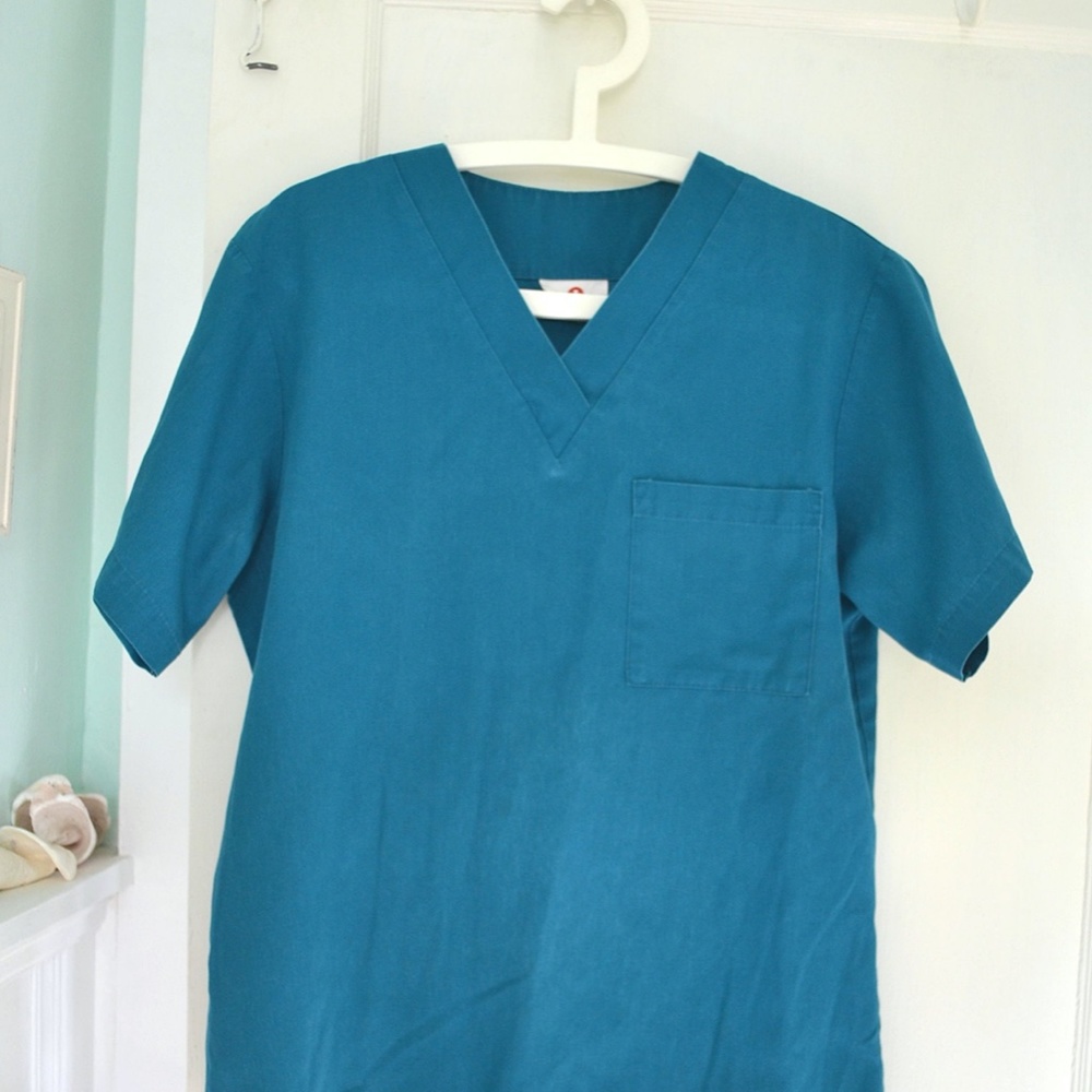 WHITE CROSS HOSPITAL SCRUB SHIRIT